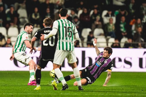 cda734cd-76da-4aa7-a842-00f17a01a4aa-990